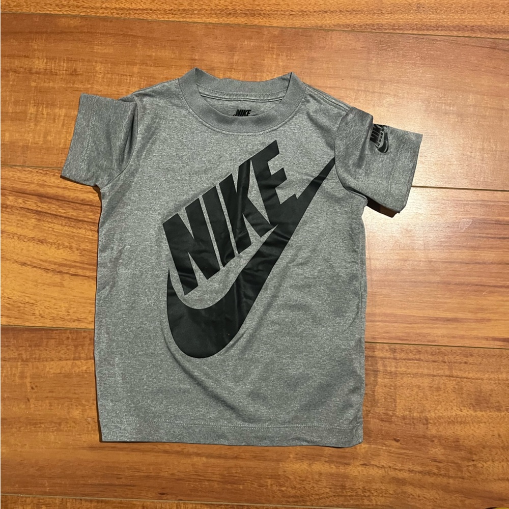 Nike tshirt